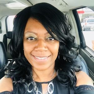 Meet your Posher, Tonya